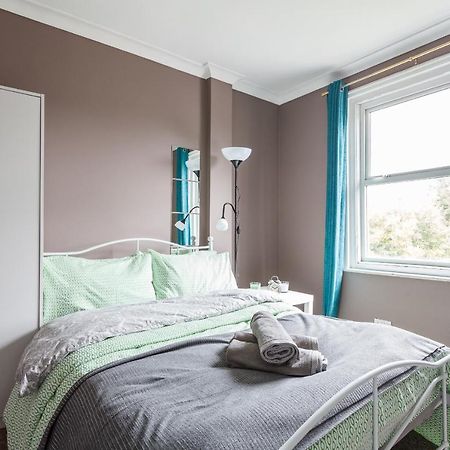 Shirley House 1, Guest House, Self Catering, Self Check In With Smart Locks, Use Of Fully Equipped Kitchen, Walking Distance To Southampton Central, Excellent Transport Links, Ideal For Longer Stays Dış mekan fotoğraf