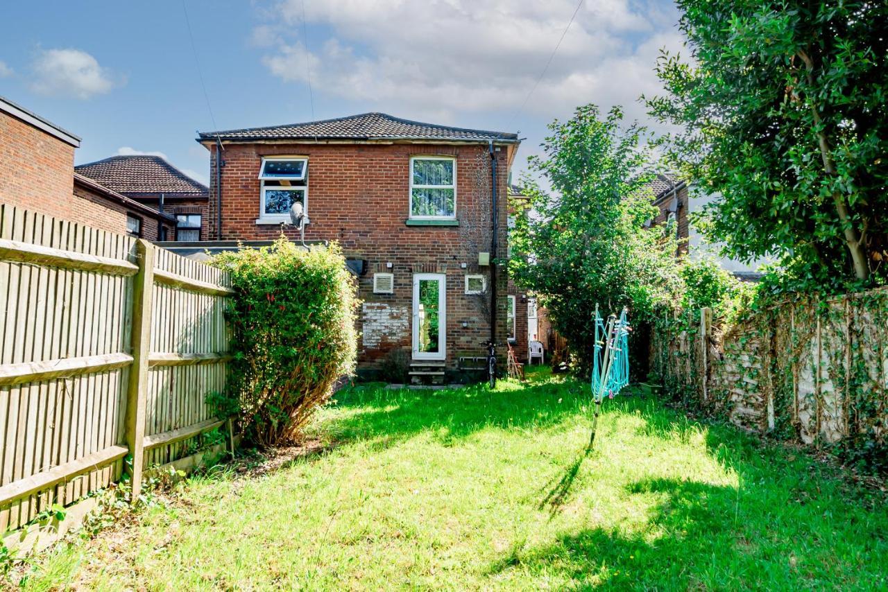 Shirley House 1, Guest House, Self Catering, Self Check In With Smart Locks, Use Of Fully Equipped Kitchen, Walking Distance To Southampton Central, Excellent Transport Links, Ideal For Longer Stays Dış mekan fotoğraf