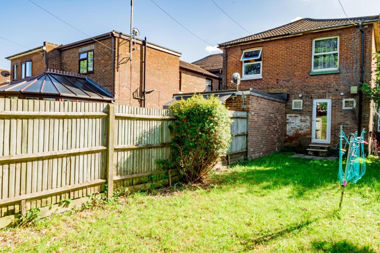 Shirley House 1, Guest House, Self Catering, Self Check In With Smart Locks, Use Of Fully Equipped Kitchen, Walking Distance To Southampton Central, Excellent Transport Links, Ideal For Longer Stays Dış mekan fotoğraf